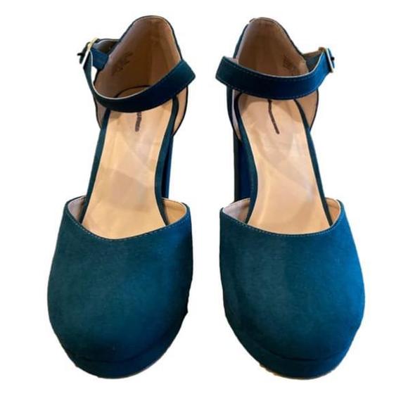 LOFT Shoes - NWOB Women's LOFT Green Suede Chunky Heels Size 7.5M